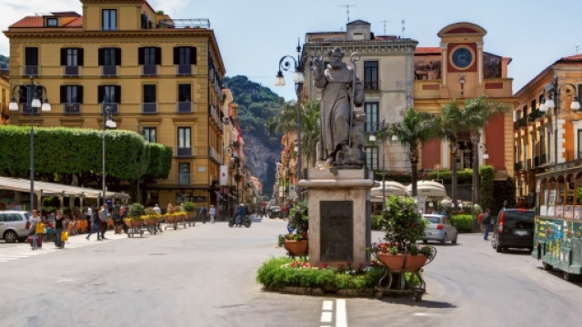 Sorrento, ritrovato antico stemma