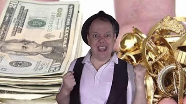 Dado durante una delle sue esibizioni sul web