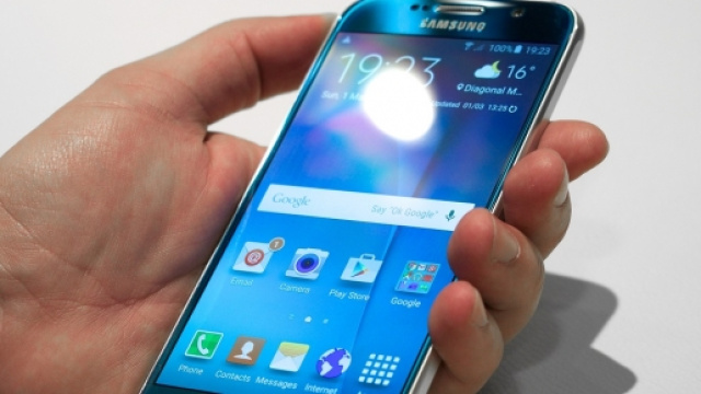 Samsung Galaxy S7: sar&agrave; rivale di Apple iPhone 7