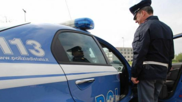 Fotografia di una volante della Polizia