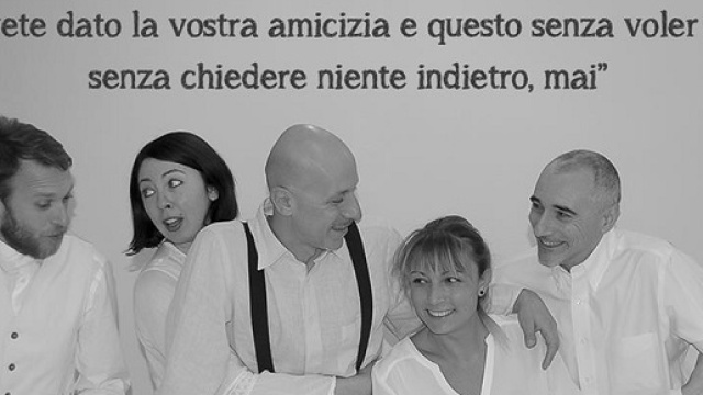 Il cast della commedia in scena a Torino