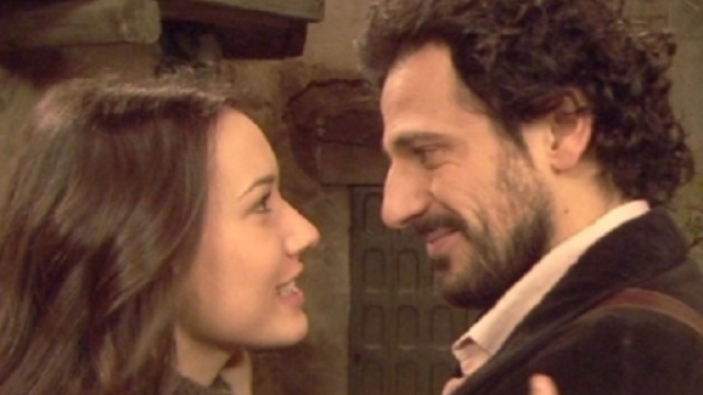 Il Segreto: Aurora e Conrado in una scena