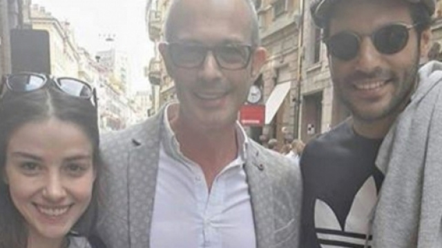 Ayaz e Oyku a Milano con un amico