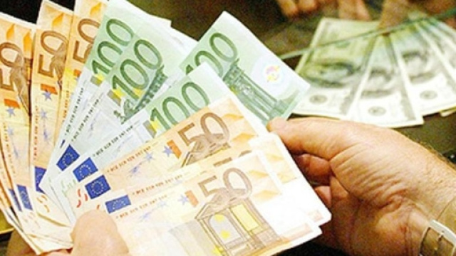 I conti correnti diventano pi&ugrave; cari per pagare le banche salvate ... - lastampa.it