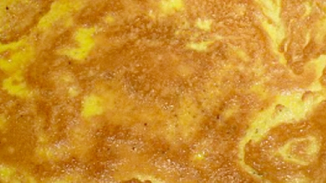 Ricetta della frittata con prosciutto e taleggio.