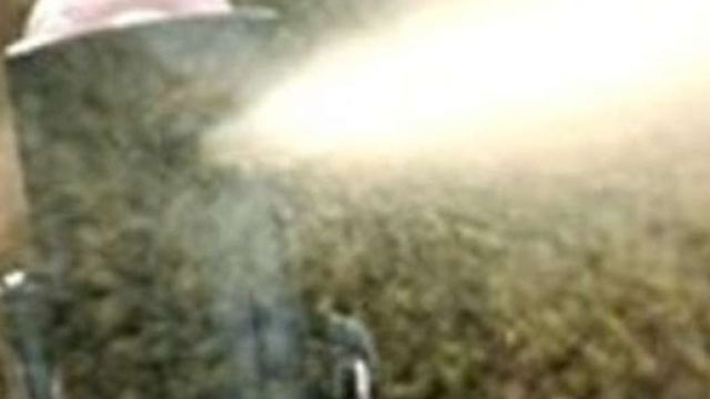 Usa lo spray urticante per le scale del condominio: evacuato un palazzo.