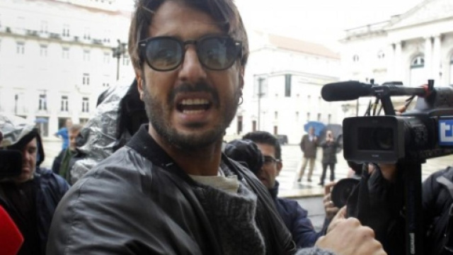 Fabrizio Corona &egrave; stato arrestato per intestazione fittizia dei beni.