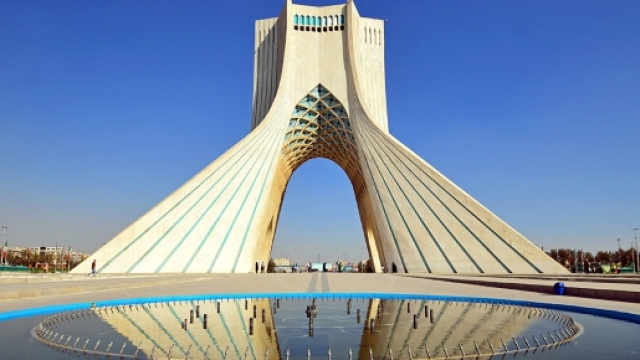 Torre Azadi a Teheran, emblema dell'Iran moderno