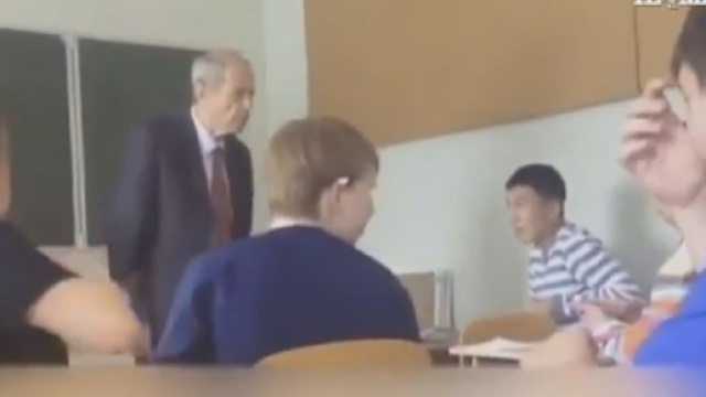 Ultime notizie scuola, luned&igrave; 10 ottobre 2016: docente aggredito in Russia, foto Ilmattino