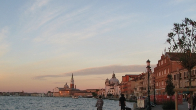 Venezia, cadavere di un quarantenne in acqua.