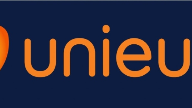 Volantino Unieuro sottocosto Vs Euronics (Siem): smartphone in offerta ottobre 2016