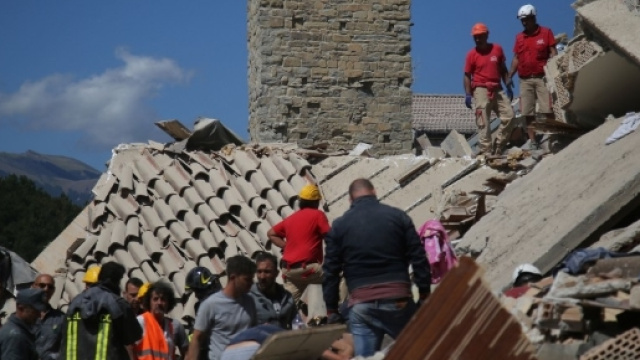 Il campanile di Amatrice fermo all'ora del terremoto.