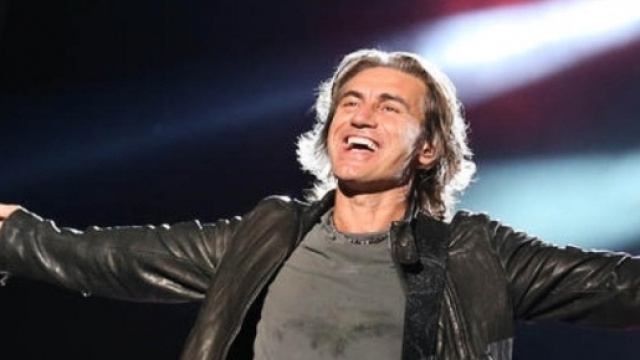 Luciano Ligabue durante un suo concerto
