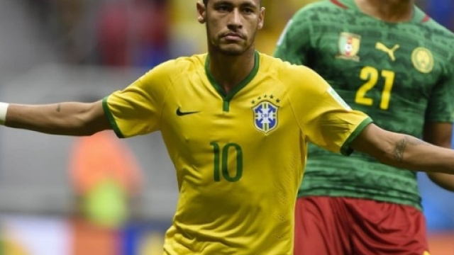 Neymar con la maglia numero dieci della Sele&ccedil;ao, guider&agrave; lui l'attacco questa notte