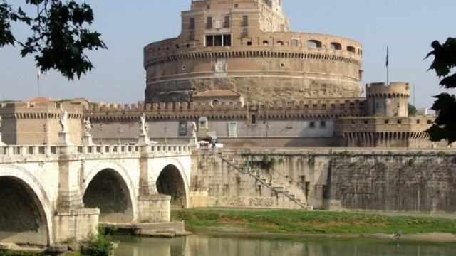 Probabile tentativo di suicidio: donna di 31 anni salvata da un venditore bengalese dalle acque del Tevere