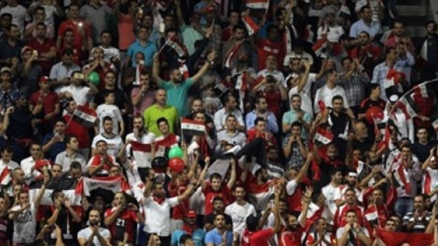 Tifosi siriani allo stadio di Doha per la sfida mondiale con il Qatar