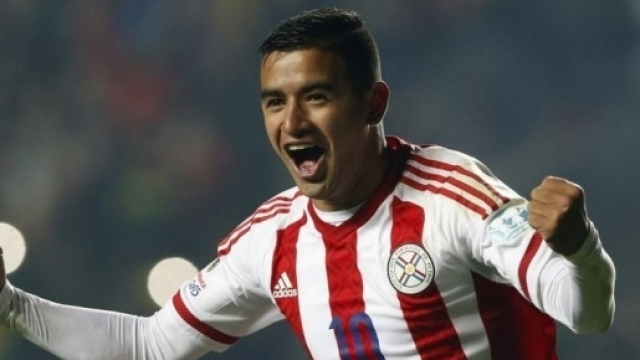 Derlis Gonzalez piega un'Argentina irriconoscibile