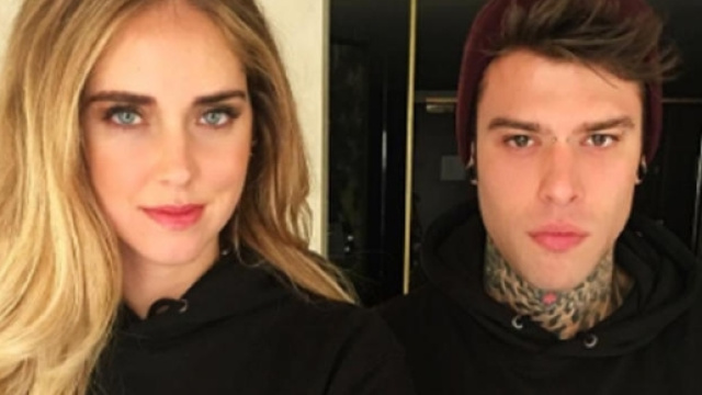 Fedez e Chiara Ferragni replicano con ironia a chi afferma che la loro storia d'amore &egrave; tutta finzione