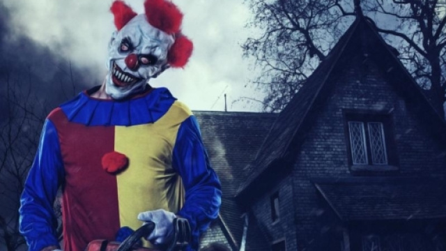 La mania dei killer clown colpisce anche l'Inghilterra.
