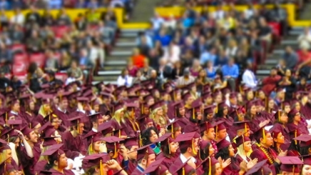 Studenti universitari nel giorno della cerimonia di consegna dei diplomi