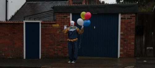 Palha&ccedil;os macabros assustam as pessoas por todo o Brasil