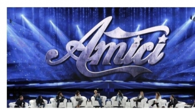 Amici 16: tutte le novit&agrave; della nuova edizione del talent di Canale 5.