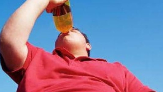 Aumentare il prezzo delle bibite zuccherate per disincentivarne il consumo