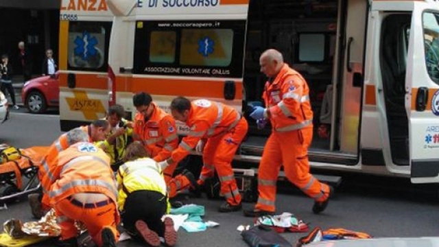Investito mentre andava a scuola: grave un ragazzo di 16 anni