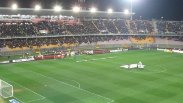 Stadio via del Mare - notturna