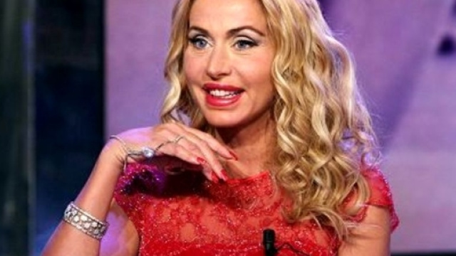 Valeria Marini stregata da Stefano Bettarini?