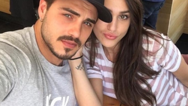 L'ex tronista in compagnia della sua dolce met&agrave;