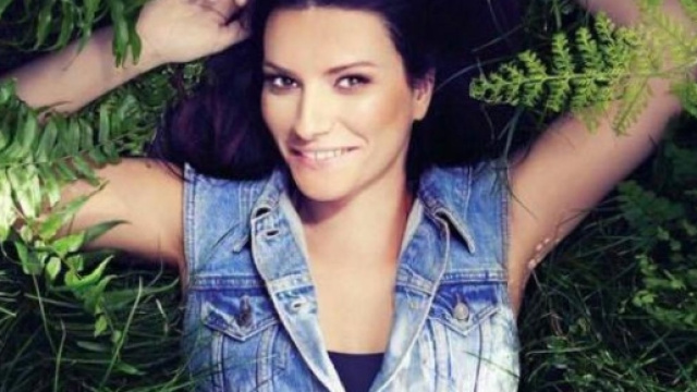 Laura Pausini: 'Simili', tracklist del nuovo album | melty - melty.it