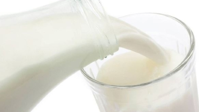 Stop al latte OGM, ora si fa come la birra!
