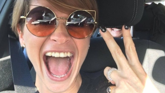 Fan car-aoke con Amoroso replica 16 ottobre