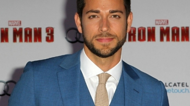 Zachary Levi Pictures with High Quality Photos - aceshowbiz.com