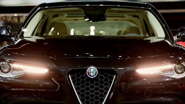 Alfa Romeo Giulia: La versione americana in mostra al Salone di ... - clubalfa.it
