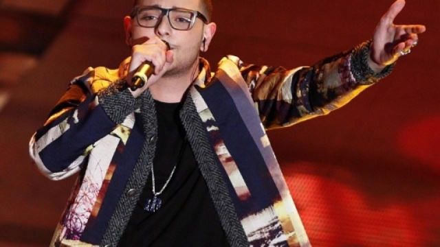 A verit&agrave;, Rocco Hunt: &laquo;A.A.A., donna cercasi&raquo; - VanityFair.it - vanityfair.it