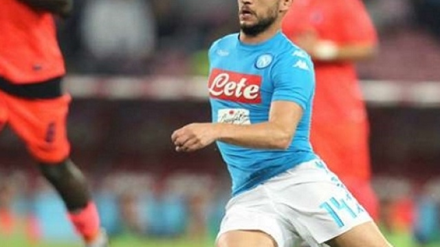 Mertens autore del vantaggio del Napoli