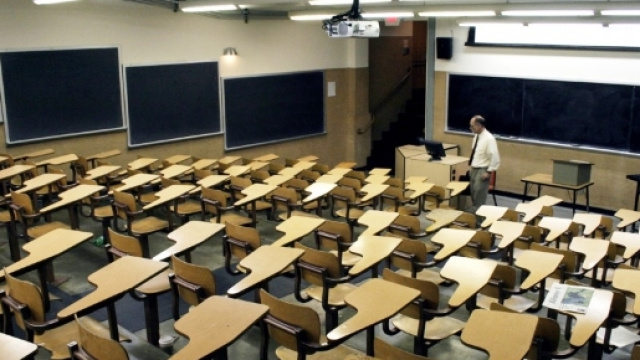 Messina: pidocchi all'universit&agrave; in due aule