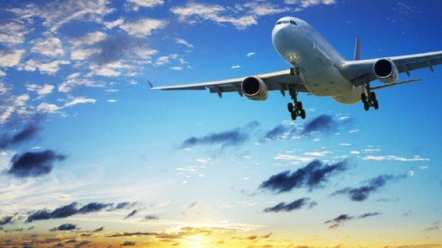 Prenotare biglietti aerei online: occhio alle pratiche scorrette