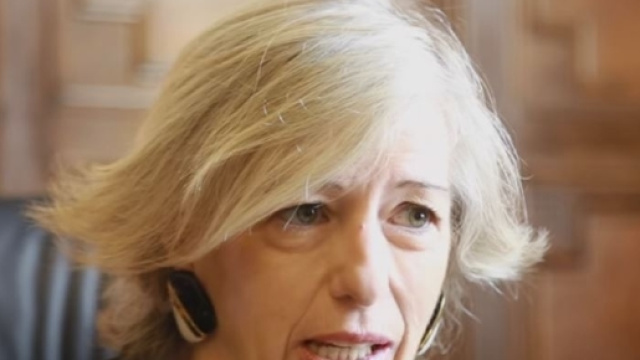 Scuola, attacco al ministro Giannini: 'meglio tenere i ragazzi ignoranti?'