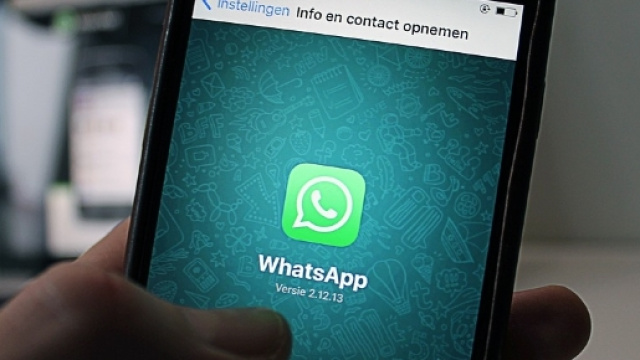 Ultime notizie scuola, mercoled&igrave; 19 ottobre 2016: ordini di servizio su WhatsApp