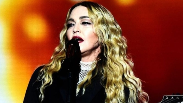 Madonna: sesso orale per chi voter&agrave; Hilary Clinton