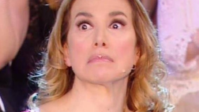 Barbara D'urso infervorata durante un collegamento