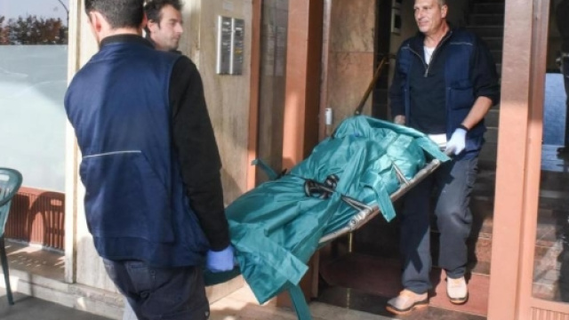 Torino, uccide la moglie a martellate e poi si impicca