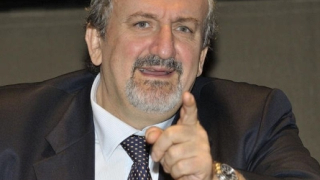 Il governatore pugliese Michele Emiliano schierato per il No al referendum