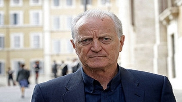 Santo Versace, presidente della maison di moda famosa in tutto il mondo.