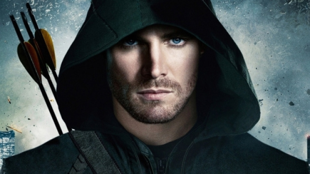 Stephen Amell alias Oliver Queen