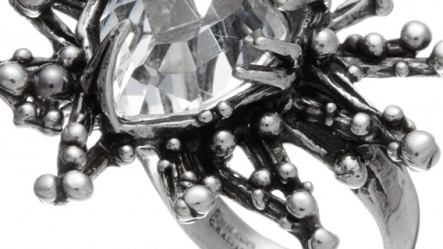 Anello Fiore di ghiaccio collezione FW17 Giovanni Raspini