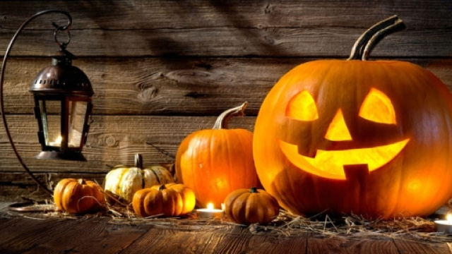 Halloween 2016 | immagini e frasi simpatiche e divertenti da inviare tramite WhatSapp e Facebook